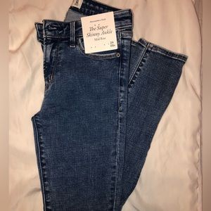 Abercrombie Mid rise super skinny ankle jeans